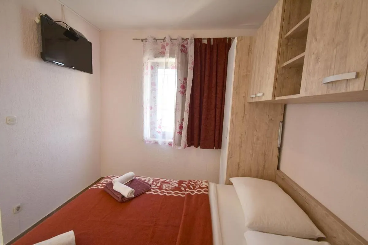 Denjak Apartments Kornić 0*,